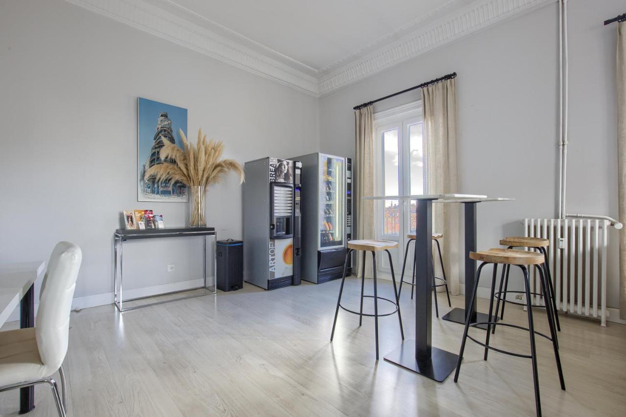 Hostal Besaya Madrid Dış mekan fotoğraf
