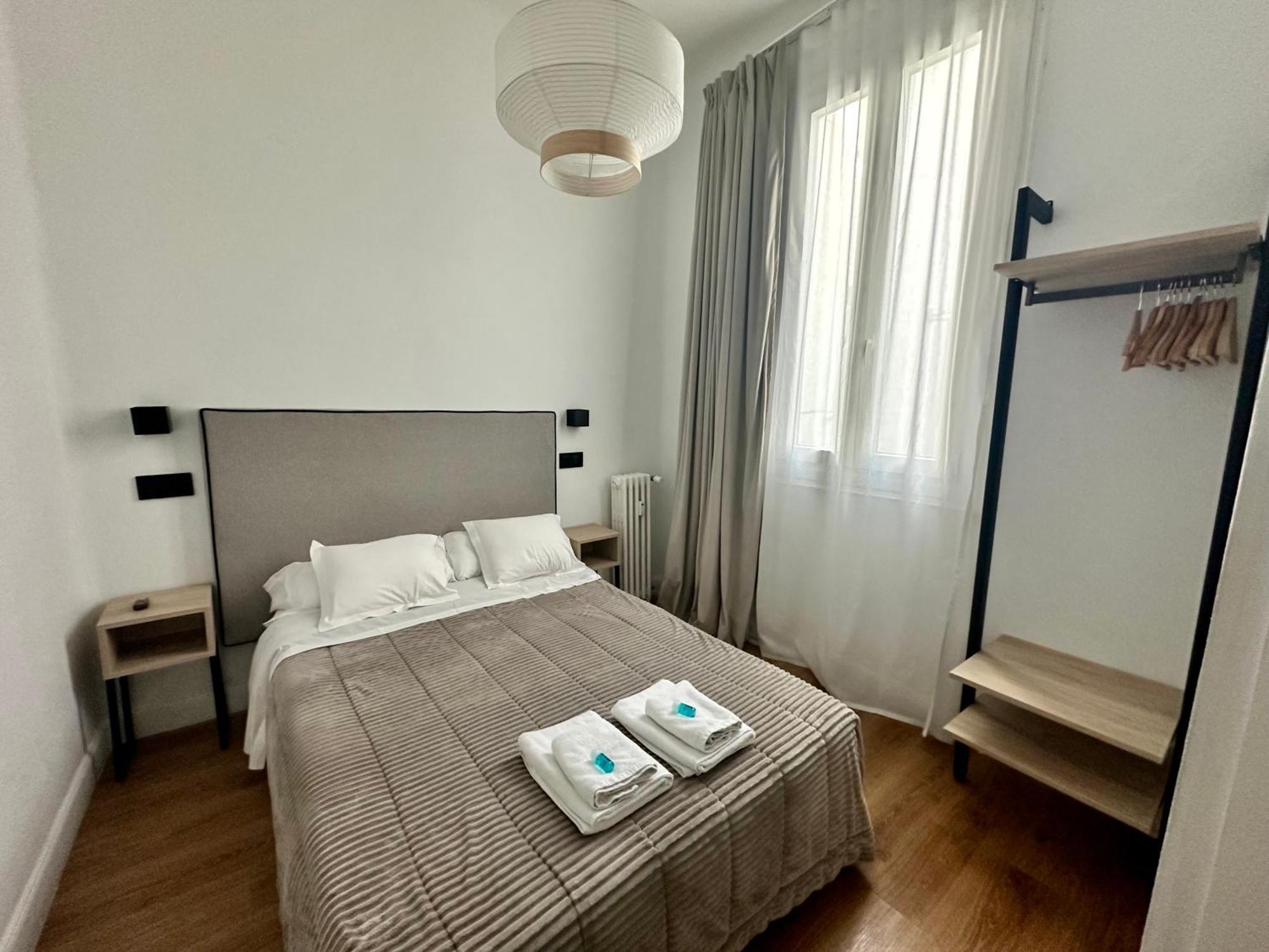 Hostal Besaya Madrid Dış mekan fotoğraf