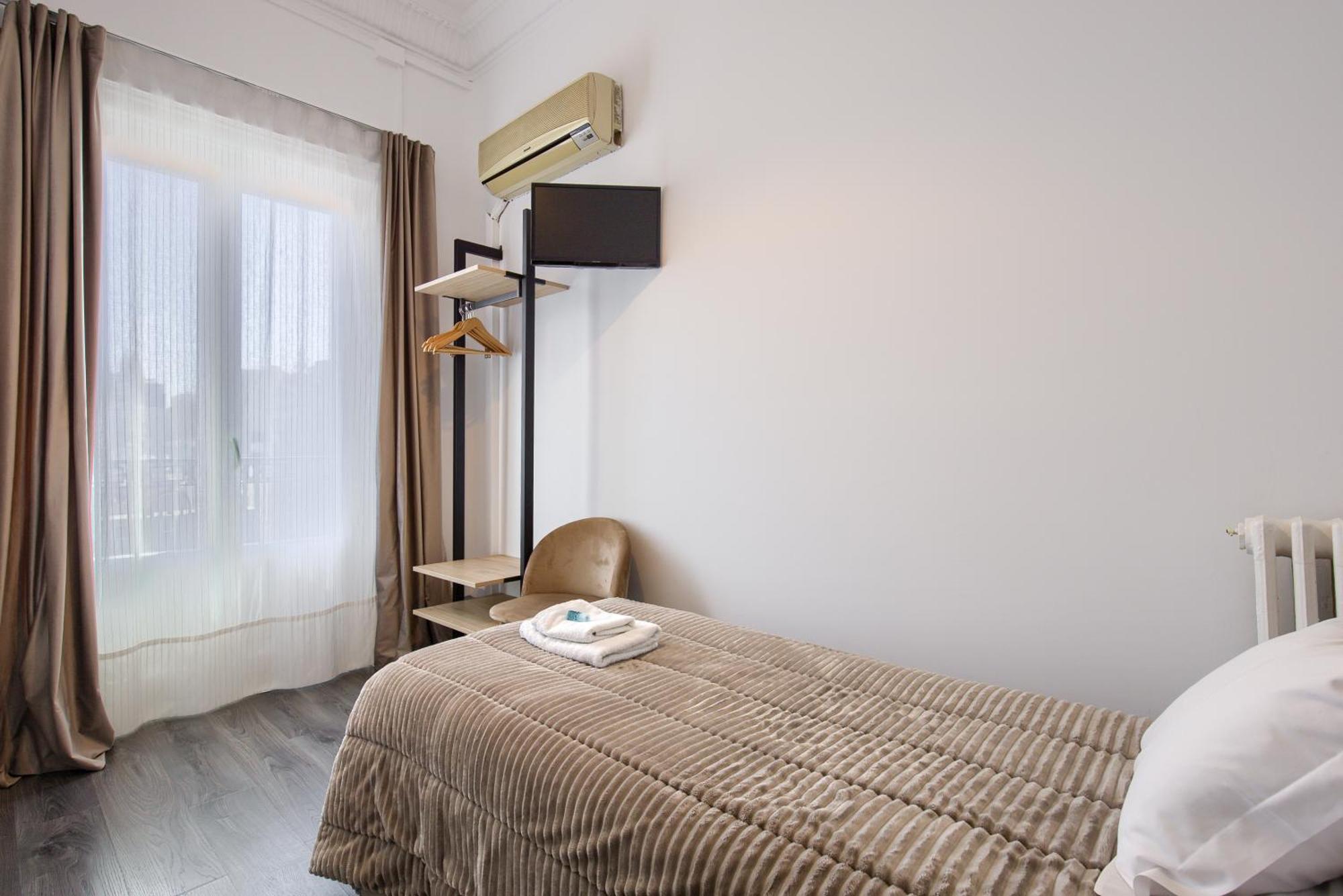 Hostal Besaya Madrid Dış mekan fotoğraf