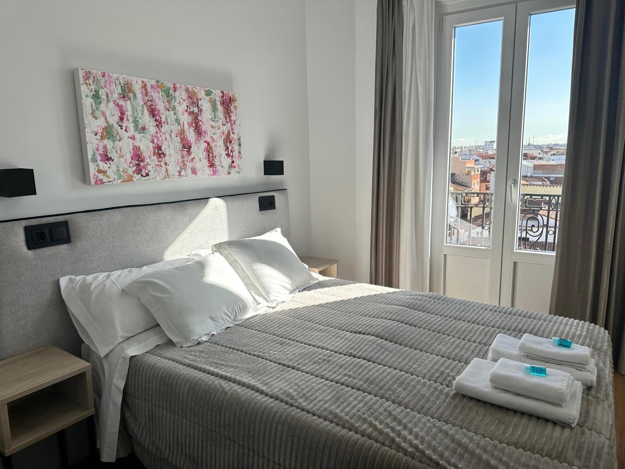 Hostal Besaya Madrid Dış mekan fotoğraf