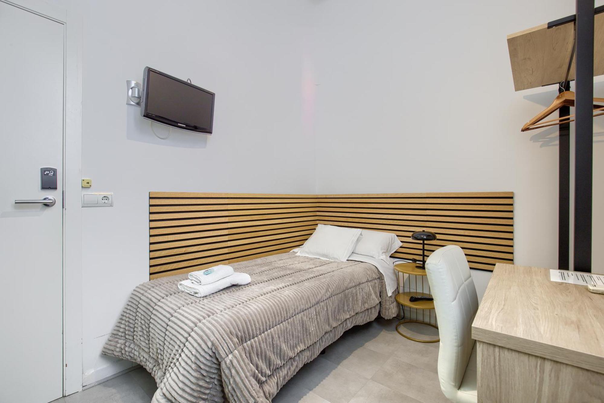 Hostal Besaya Madrid Dış mekan fotoğraf