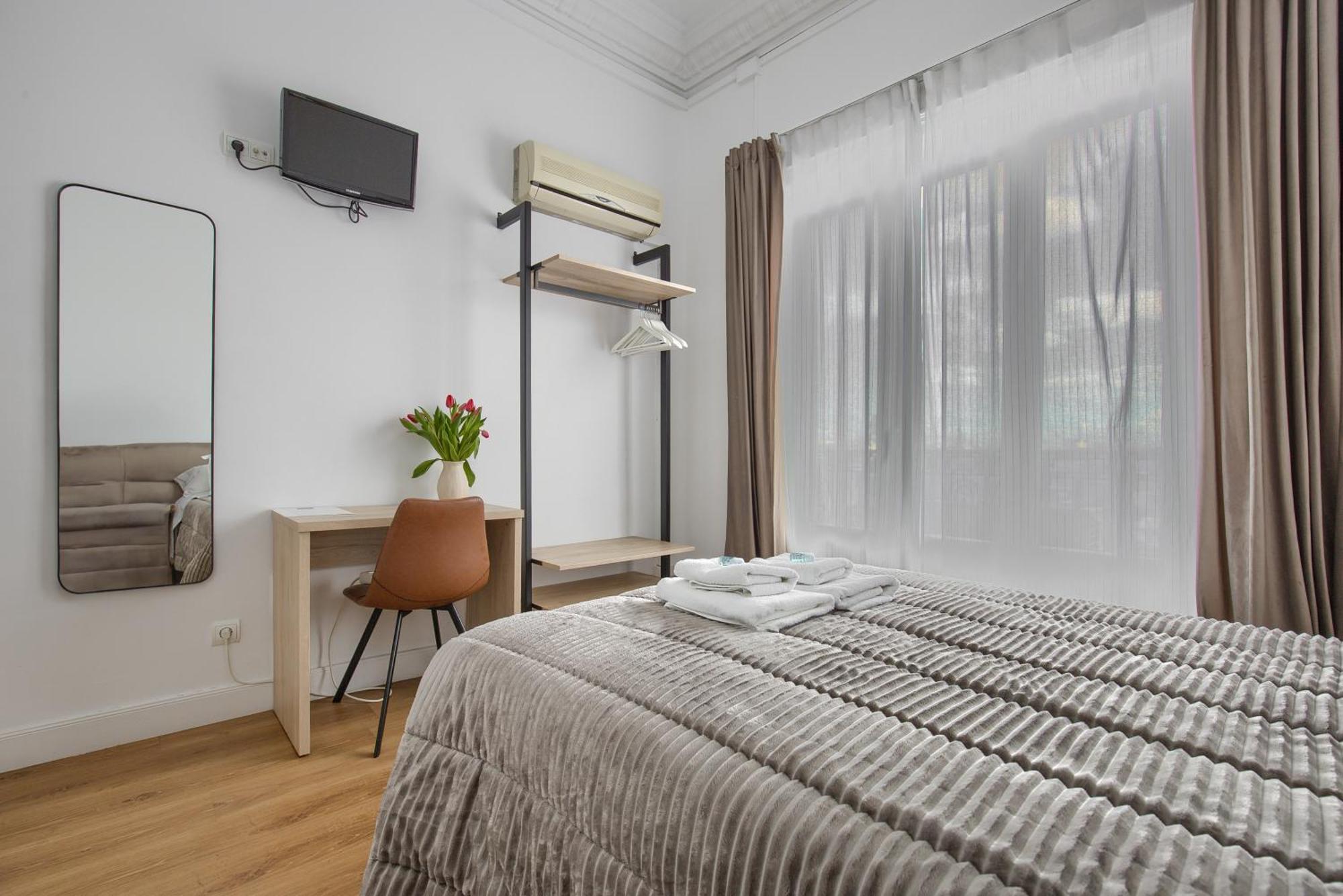 Hostal Besaya Madrid Dış mekan fotoğraf