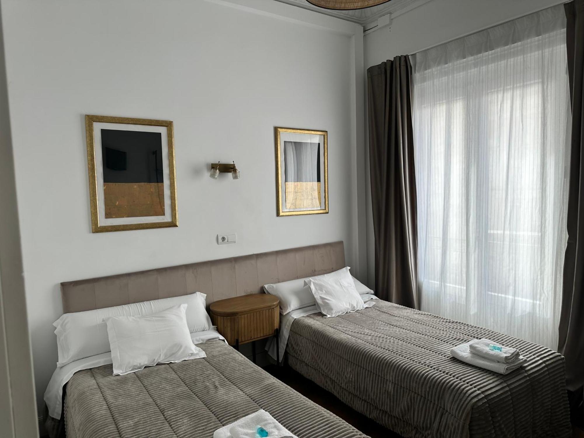 Hostal Besaya Madrid Dış mekan fotoğraf