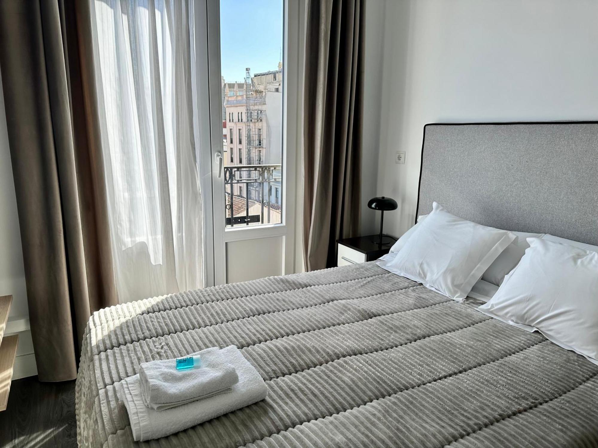 Hostal Besaya Madrid Dış mekan fotoğraf