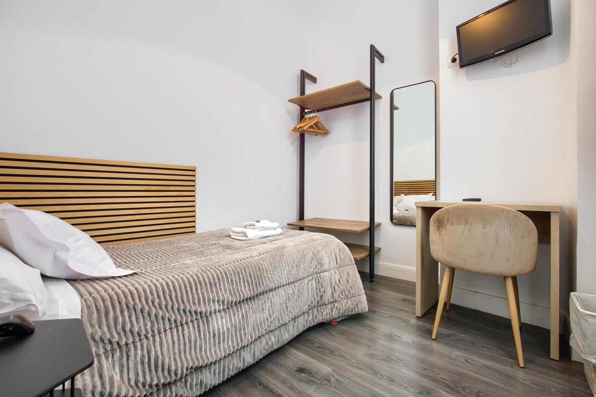 Hostal Besaya Madrid Dış mekan fotoğraf