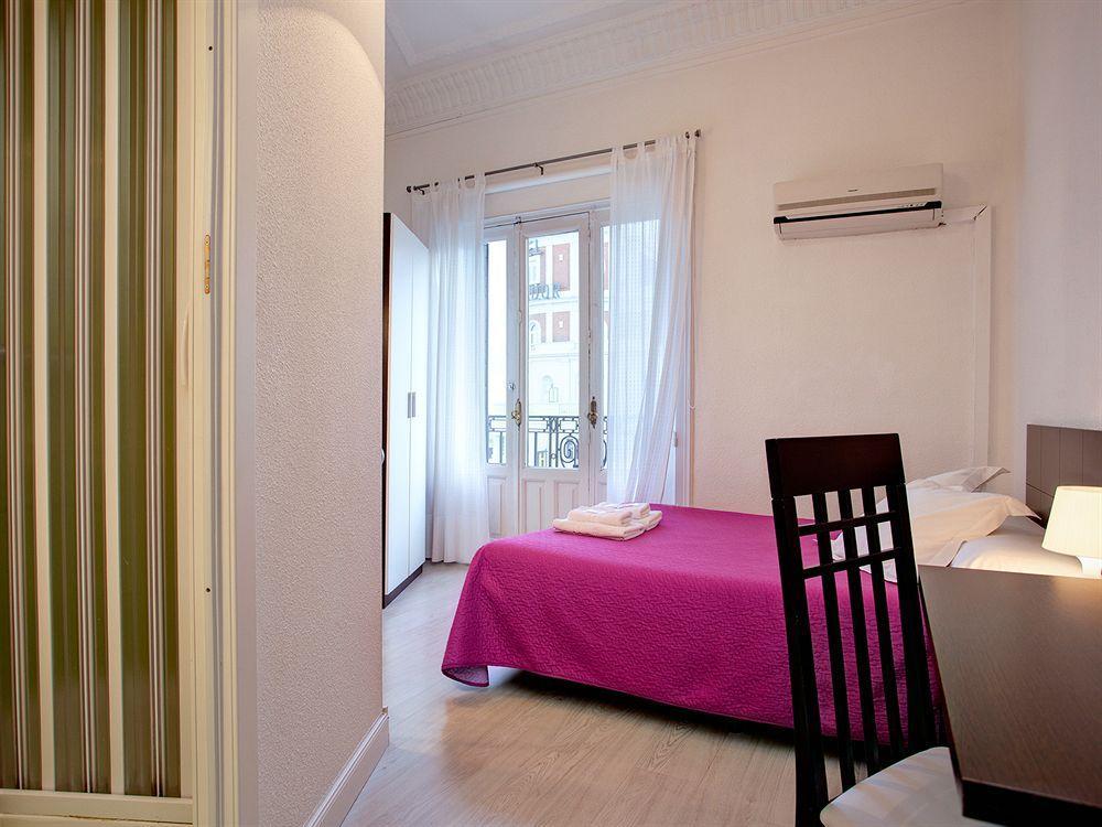 Hostal Besaya Madrid Dış mekan fotoğraf
